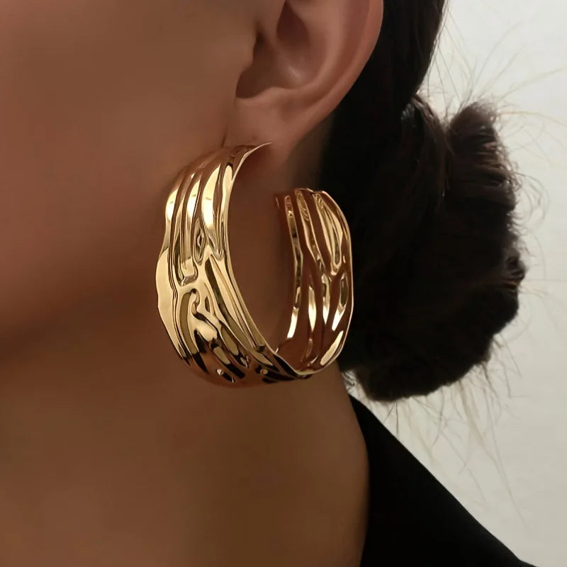 1 Pair of Exaggerated Metal Ring-Shaped Textured Earrings, Fashionable, Simple, Stylish, Versatile Earrings